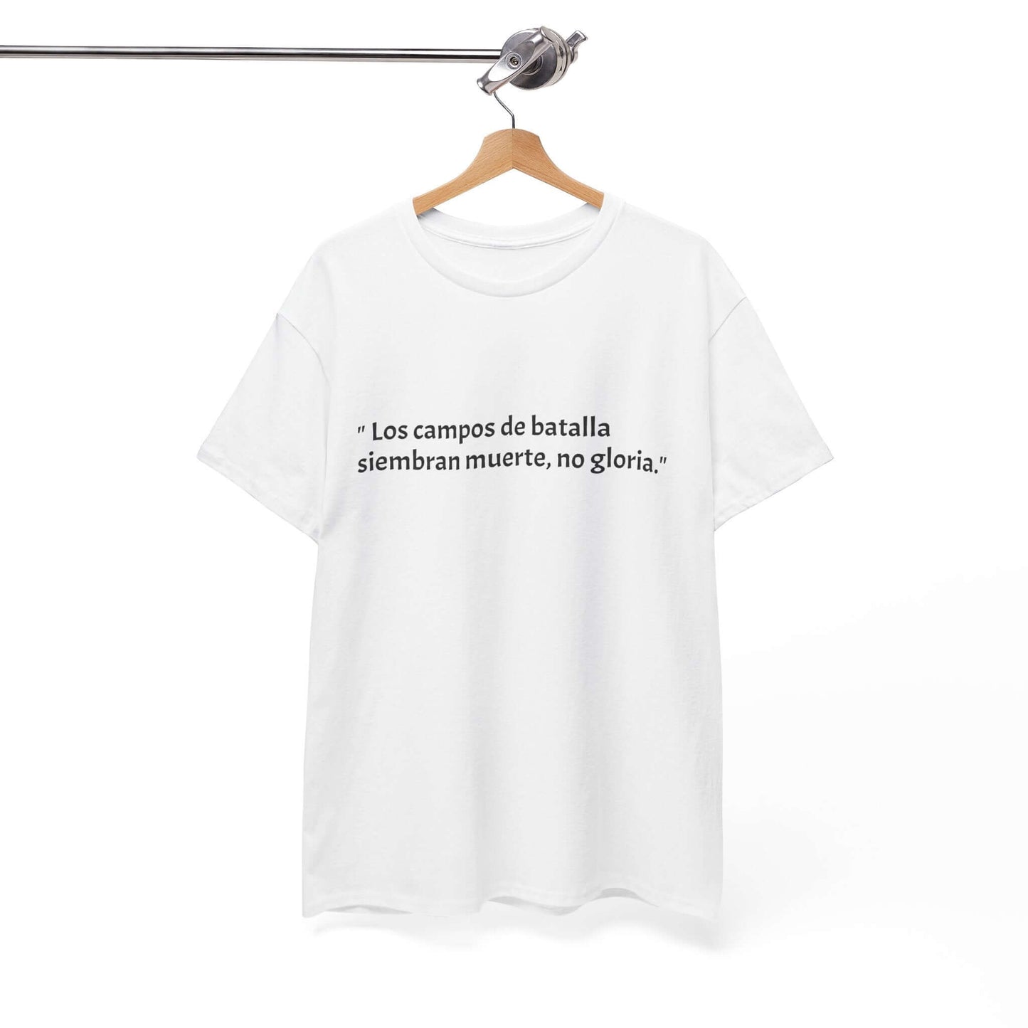 " Los campos de batalla' - Motivational Quote Shirt for Everyday Wear, Gift for Friends, Casual Style Tee, Uplifting Apparel